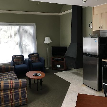 Holiday Villa Resorts At Mont Ste Anne 波普雷 外观 照片