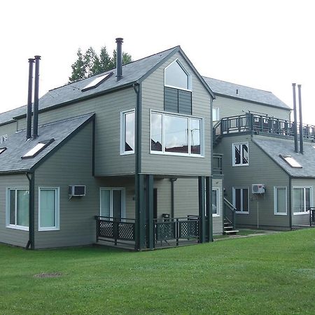 Holiday Villa Resorts At Mont Ste Anne 波普雷 外观 照片