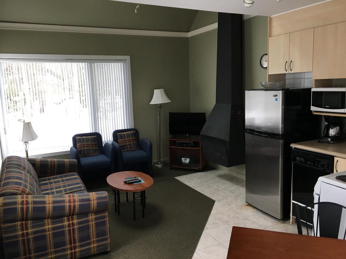 Holiday Villa Resorts At Mont Ste Anne 波普雷 外观 照片