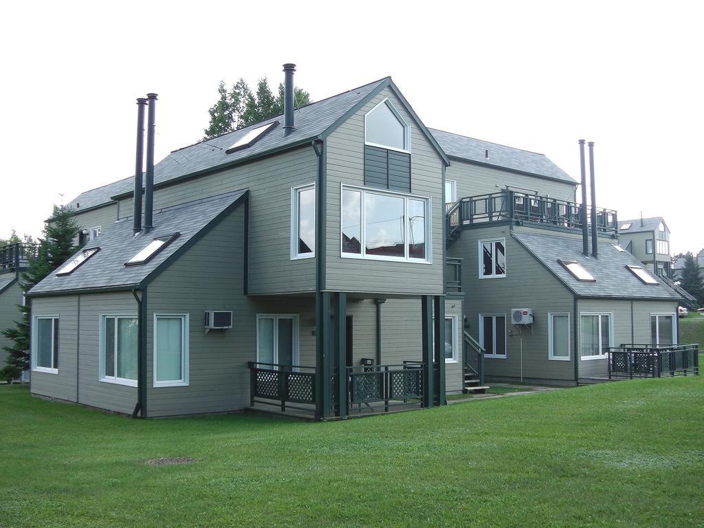 Holiday Villa Resorts At Mont Ste Anne 波普雷 外观 照片